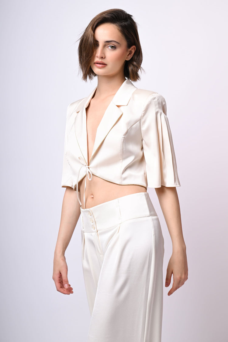 Giacca crop con maniche a farfalla