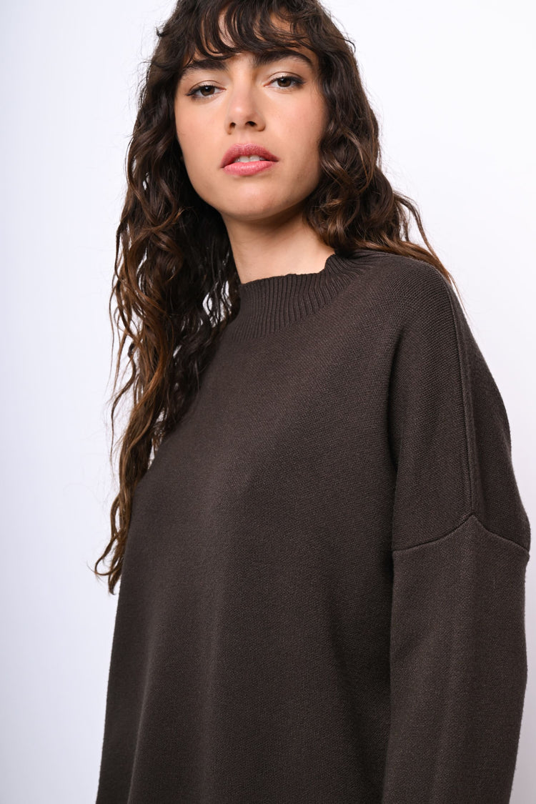 Lupetto con spalle scese