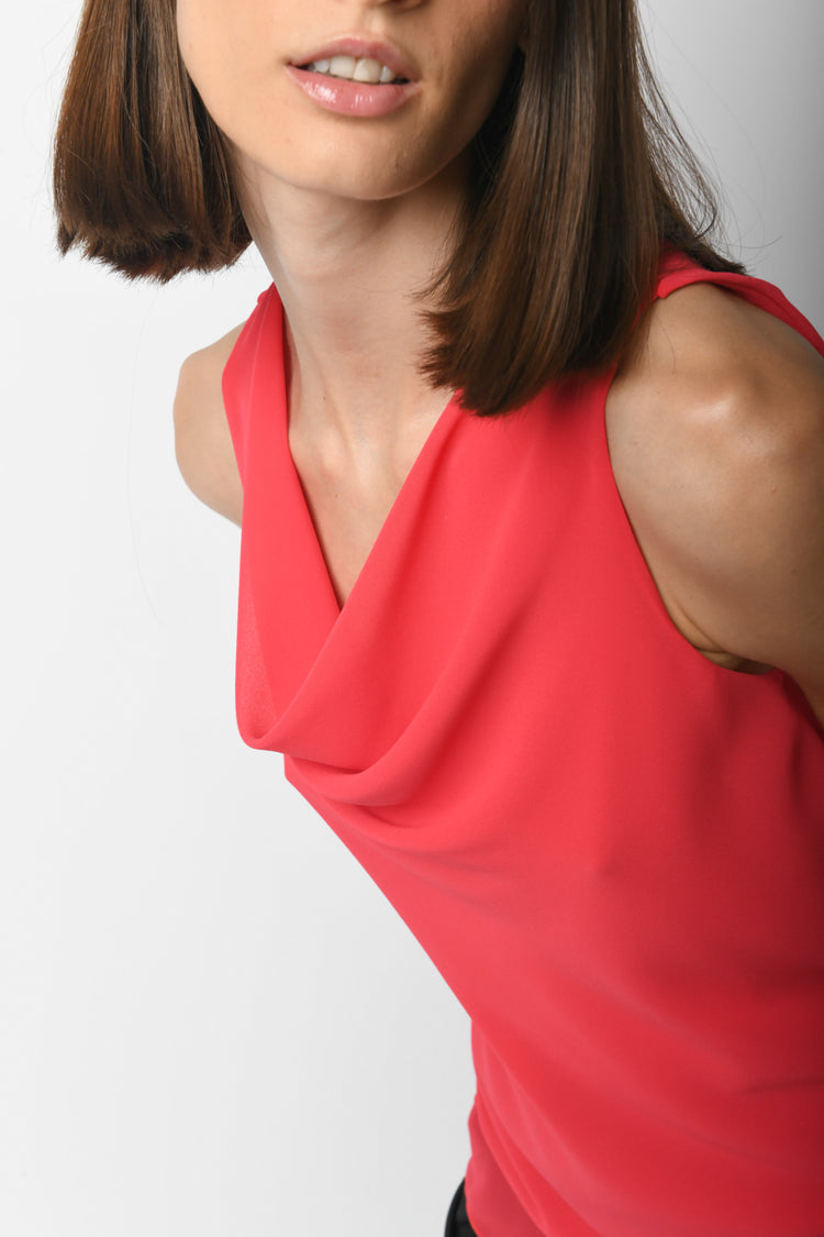 Top con scollo drappeggiato