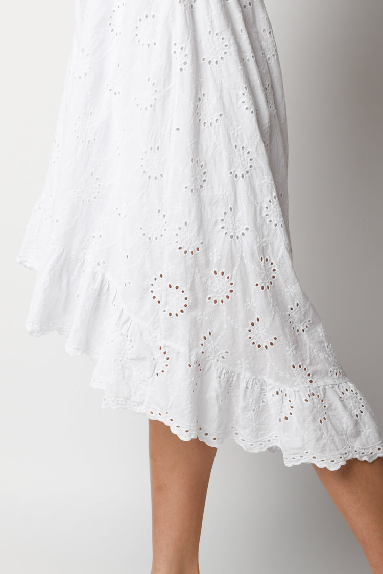 Abito in pizzo sangallo con cintura