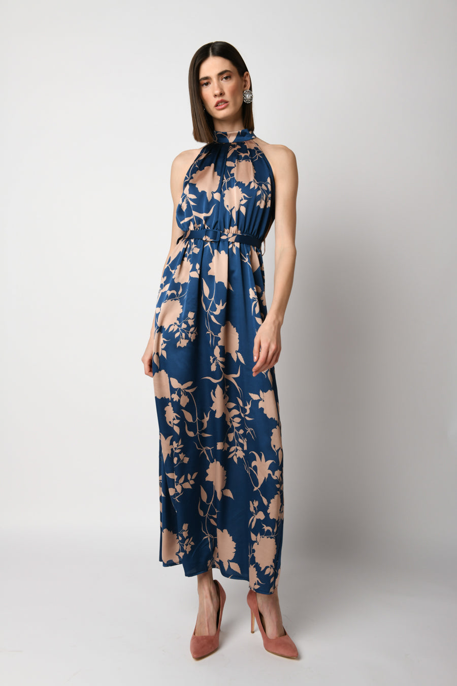 Abito lungo in raso a stampa floreale – Nunalie