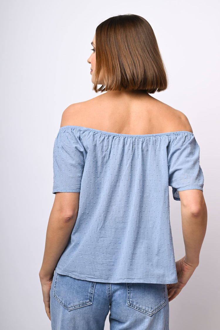 Top con bottoni e spalle scoperte