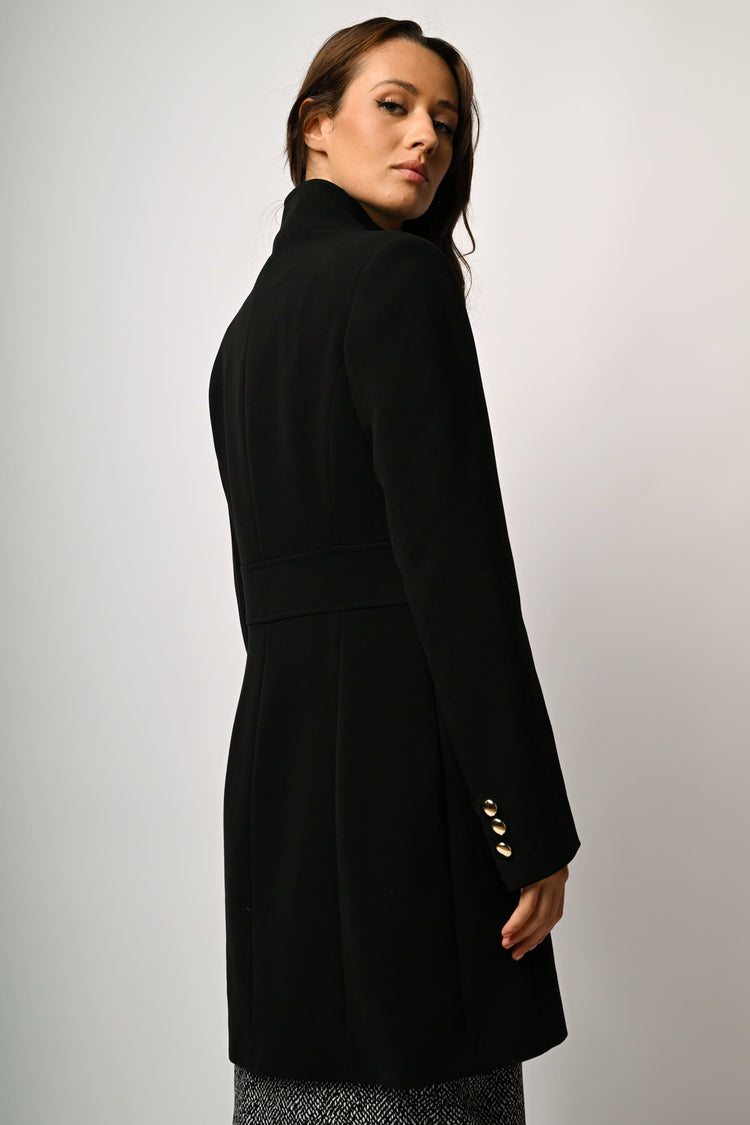 Cappotto con bottone gioiello