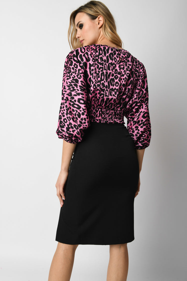 Gonna a tubino con bottoni dorati