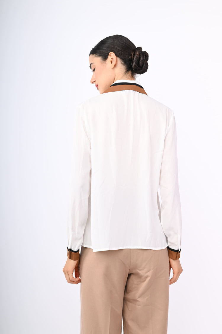 Camicia con profili a contrasto