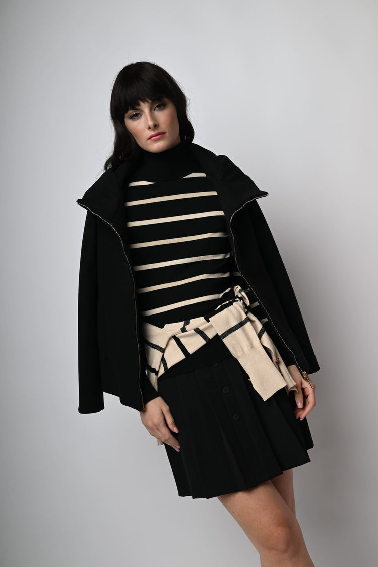 Cappotto corto con zip e cappuccio