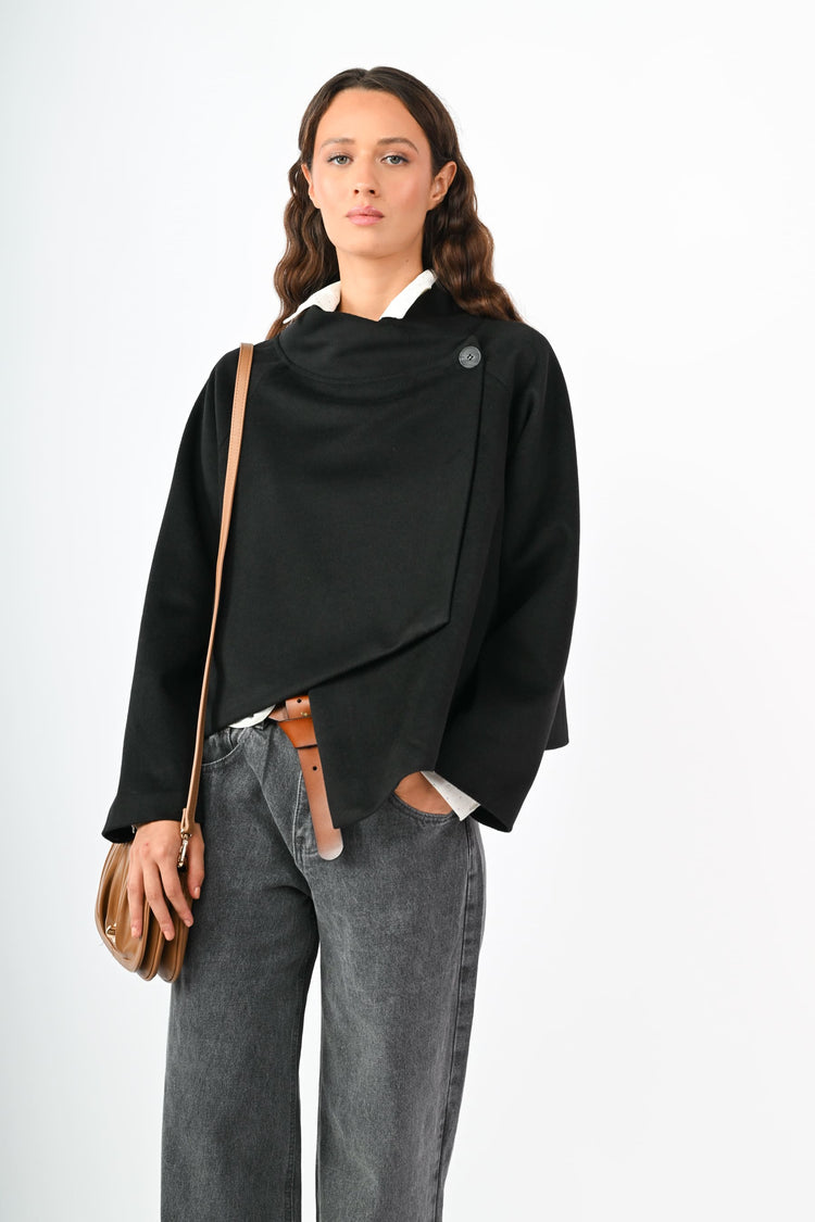 Giacca a cappa con bottone