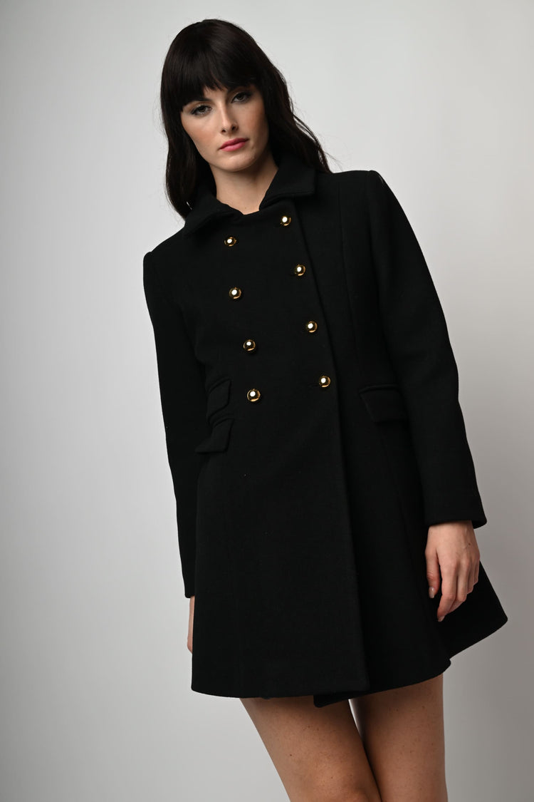 Cappotto doppiopetto con bottoni dorati