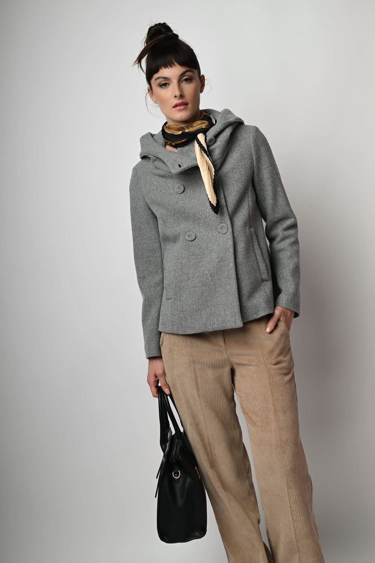 Cappotto doppiopetto corto con cappuccio