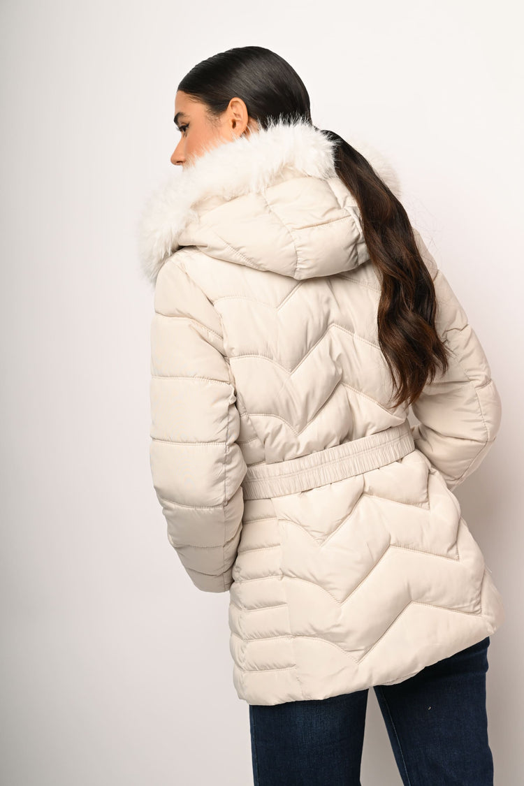 Piumino con cintura e cappuccio