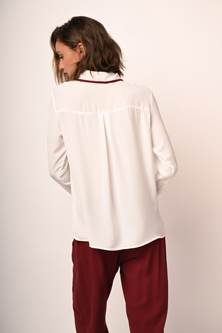 Camicia con profili a contrasto