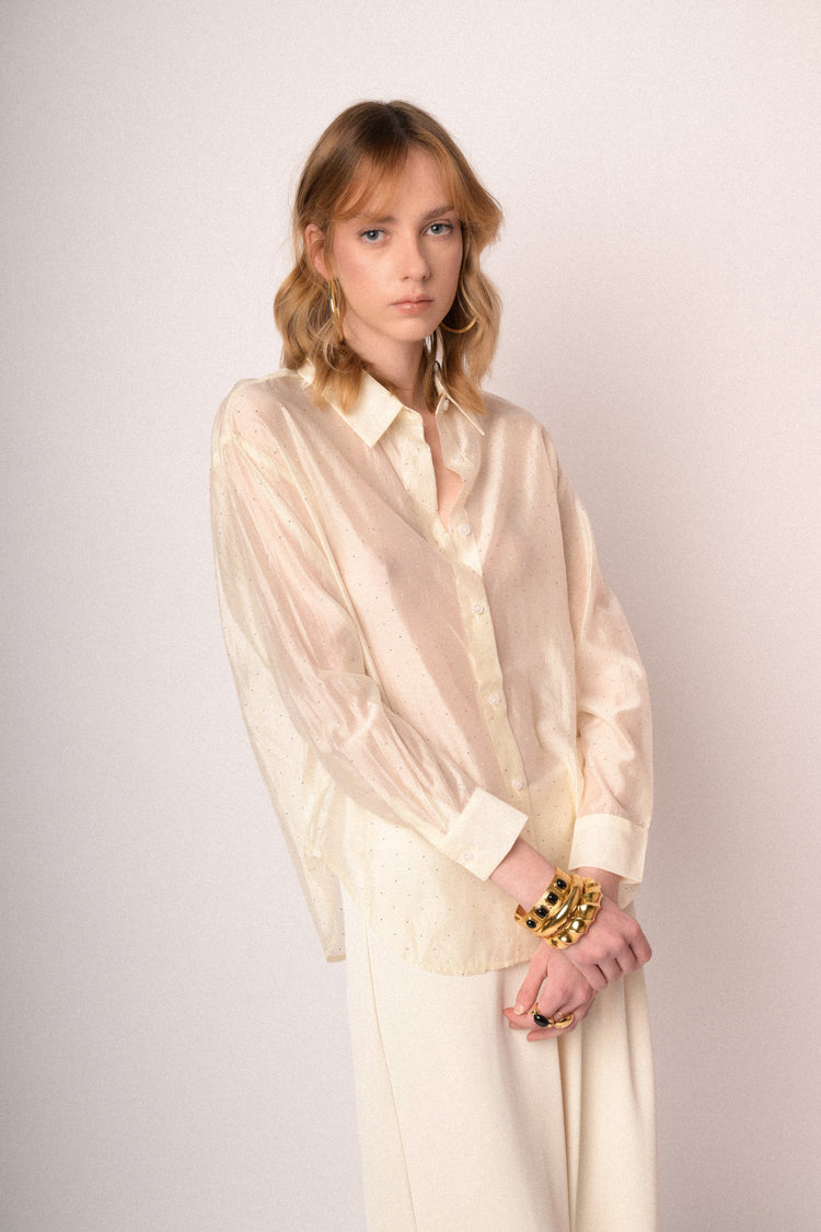 Camicia in organza avorio con mini borchie