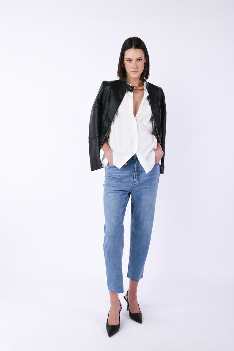 Giacca in similpelle con tagli