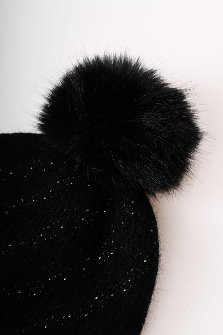 Berretto con pompon e strass