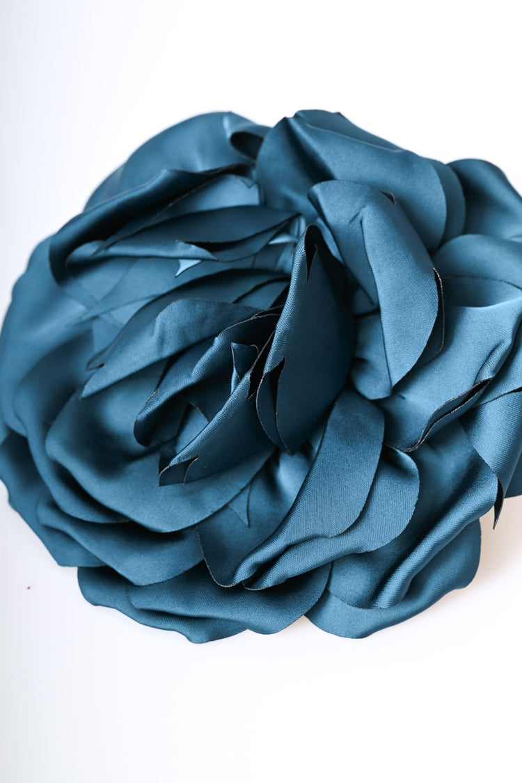 Spilla a rosa in raso