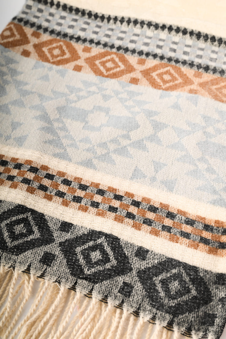 Sciarpa in jacquard con motivi geometrici