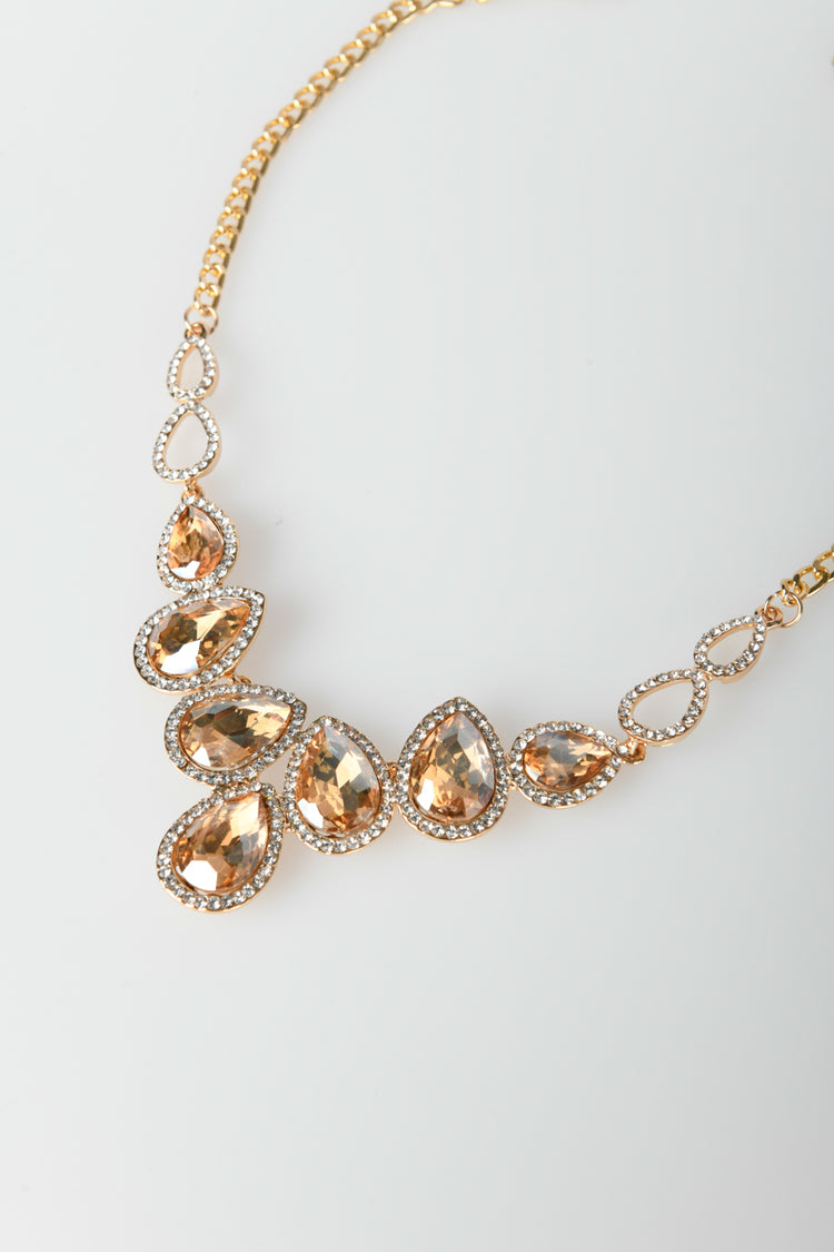 Collana con pietre a goccia