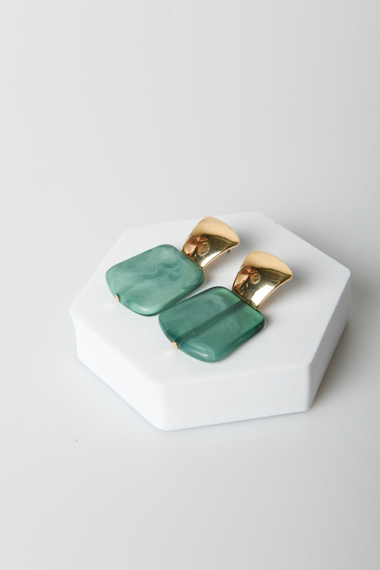 Orecchini con pendente a pietra