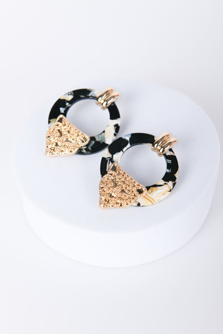 Orecchini a cerchio con pendente felino