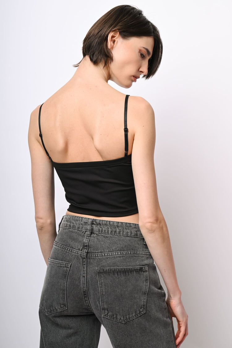 Top crop con scollo a cuore