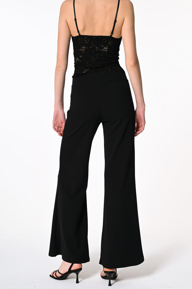 Pantaloni a gamba ampia e svasata