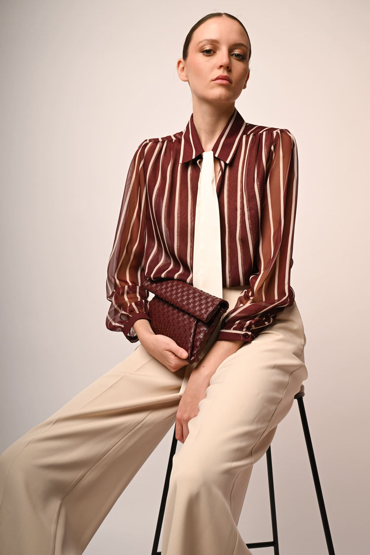 Camicia a righe con cravattino