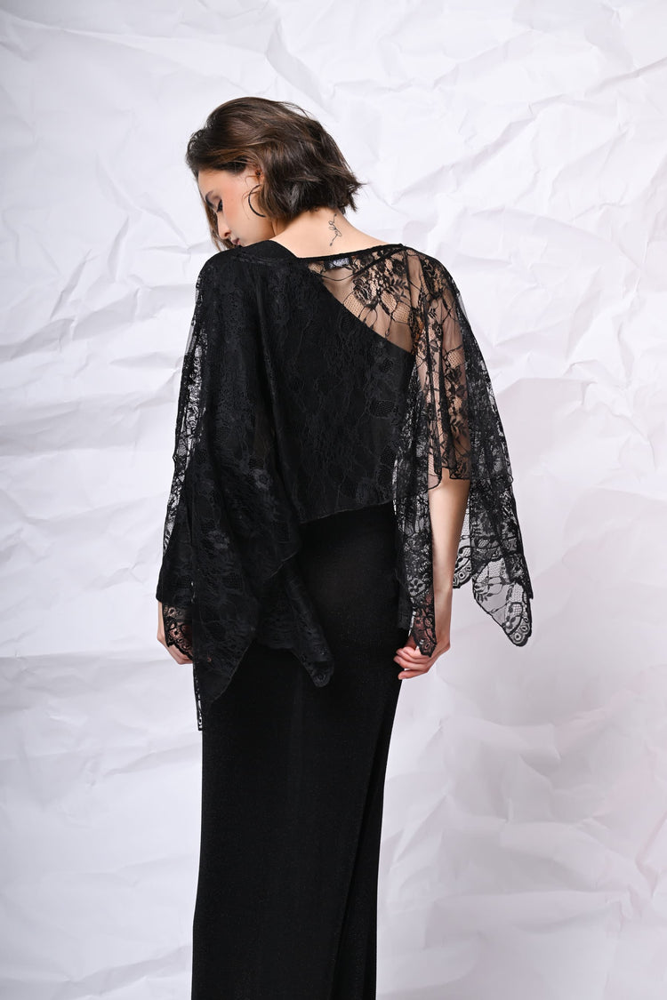 Coprispalle fluente in pizzo