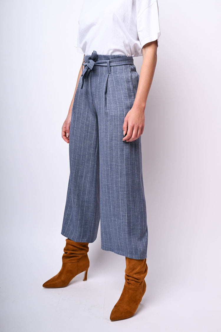 Pantaloni crop a stampa gessata