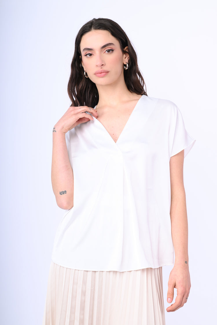 T-shirt in raso con scollo V