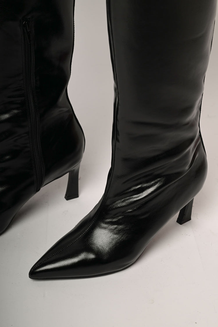 Stivali in similpelle lucida