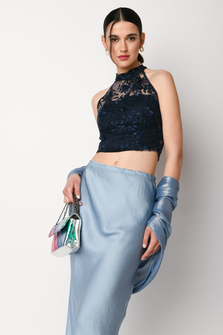 Top crop in tulle con ricami