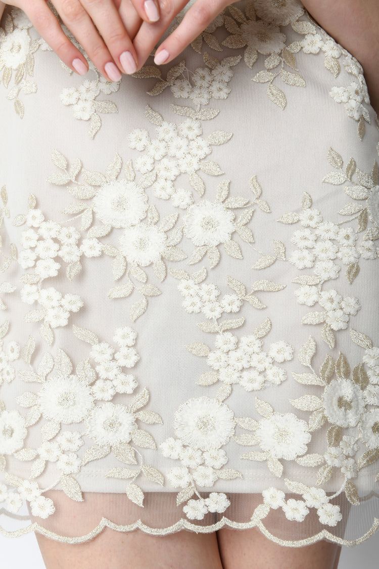 Mini abito con ricami floreali