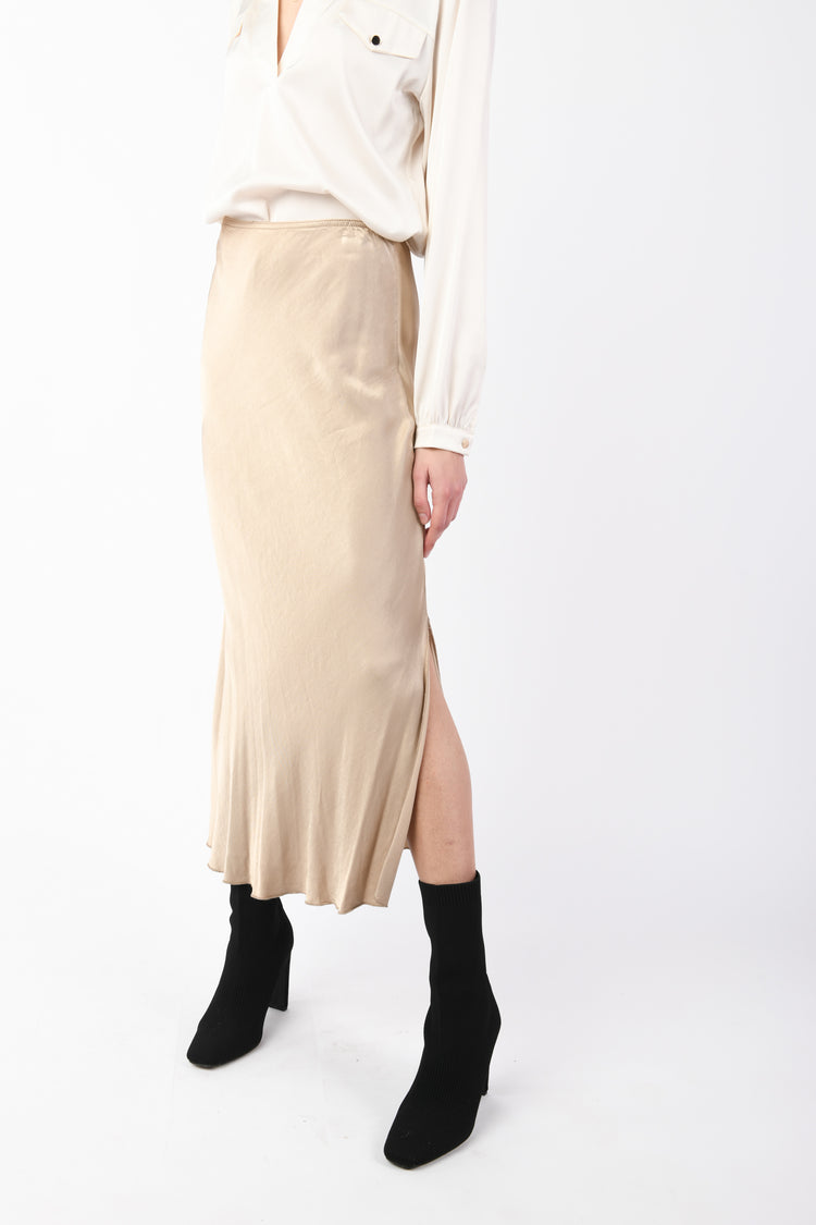 Gonna lunga con spacchi laterali