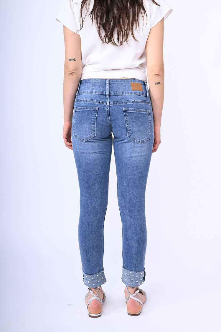 Jeans con perline all'orlo