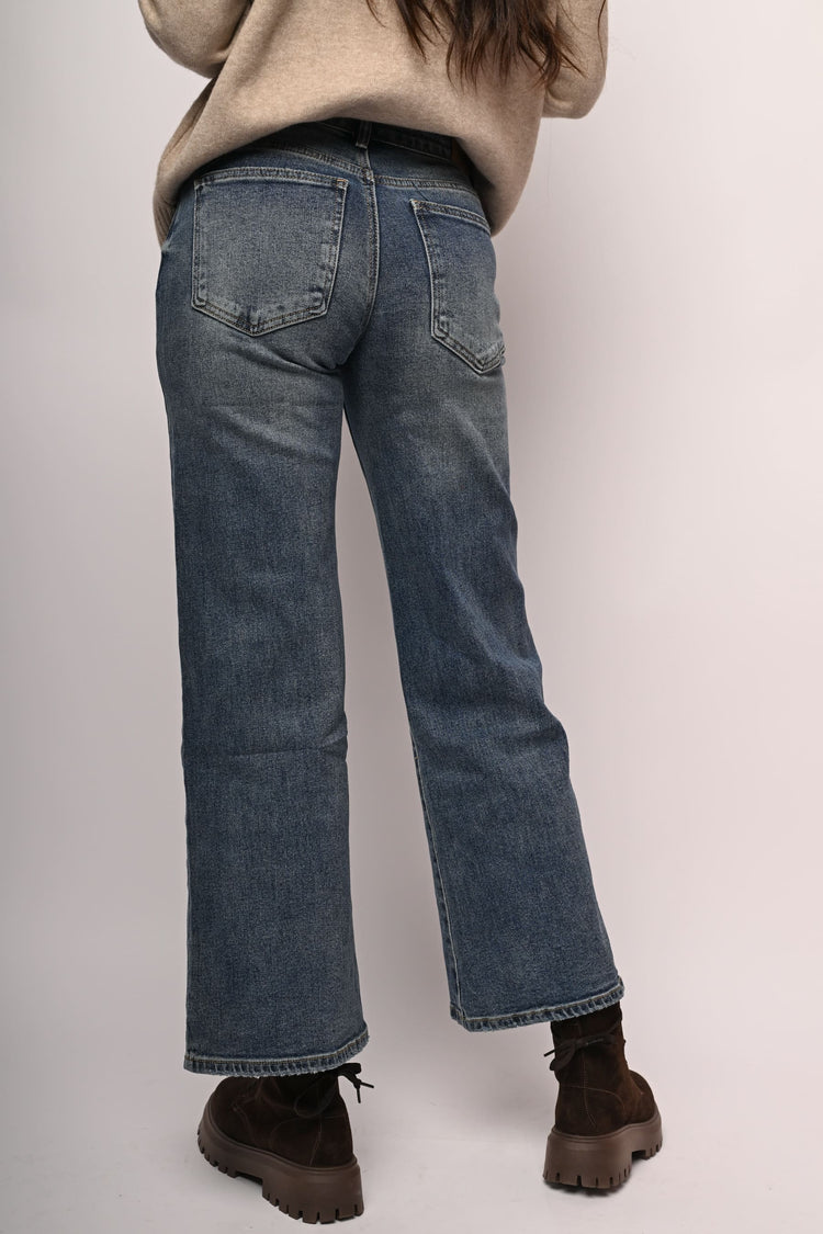 Jeans a gamba ampia e dritta