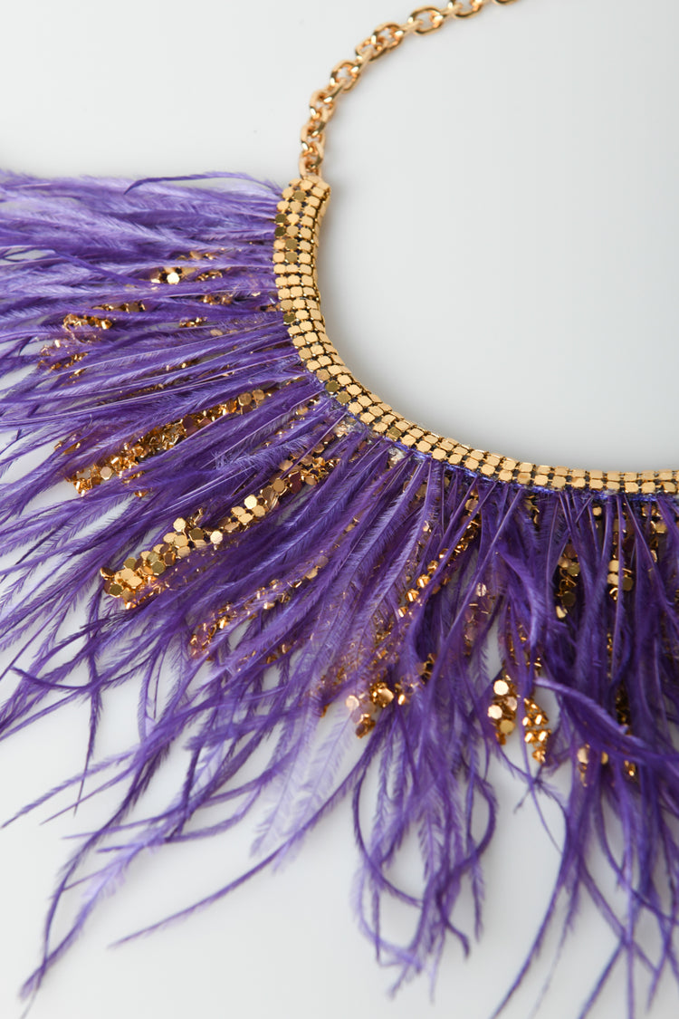 Collana con piume e strass