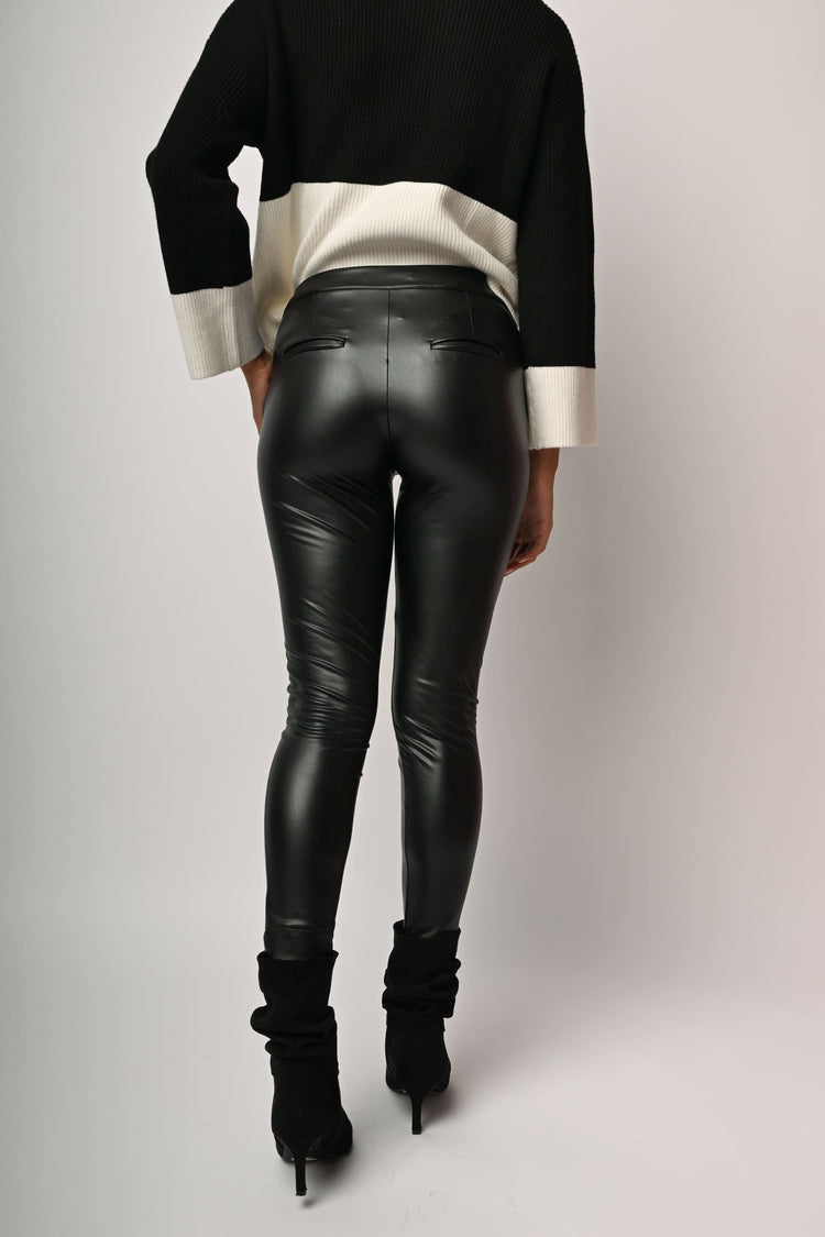 Pantaloni slim-fit in similpelle