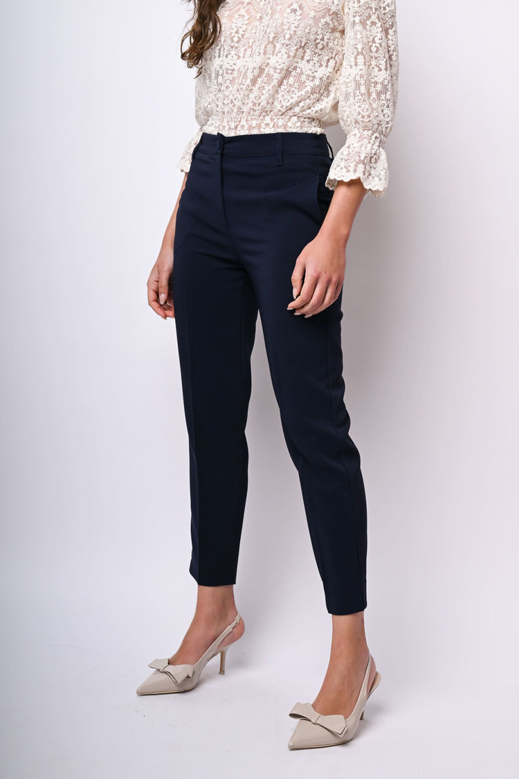 Pantaloni a sigaretta con piega stirata