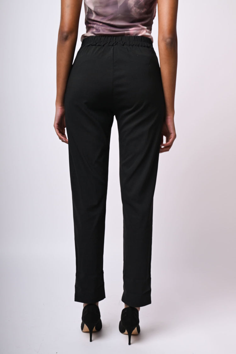 Pantaloni con cintura da annodare