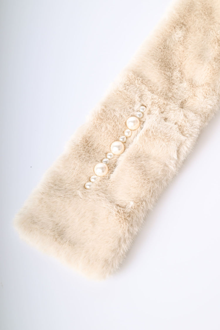 Sciarpa in faux fur con perle