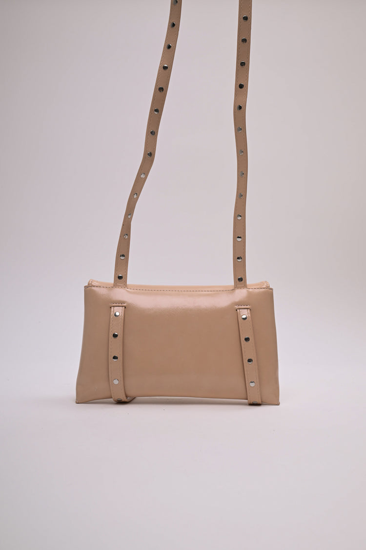 Borsa piccola nera con borchie decorative