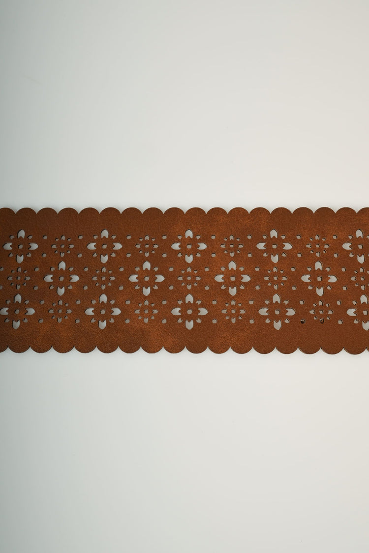 Cintura a fascia con motivo traforato