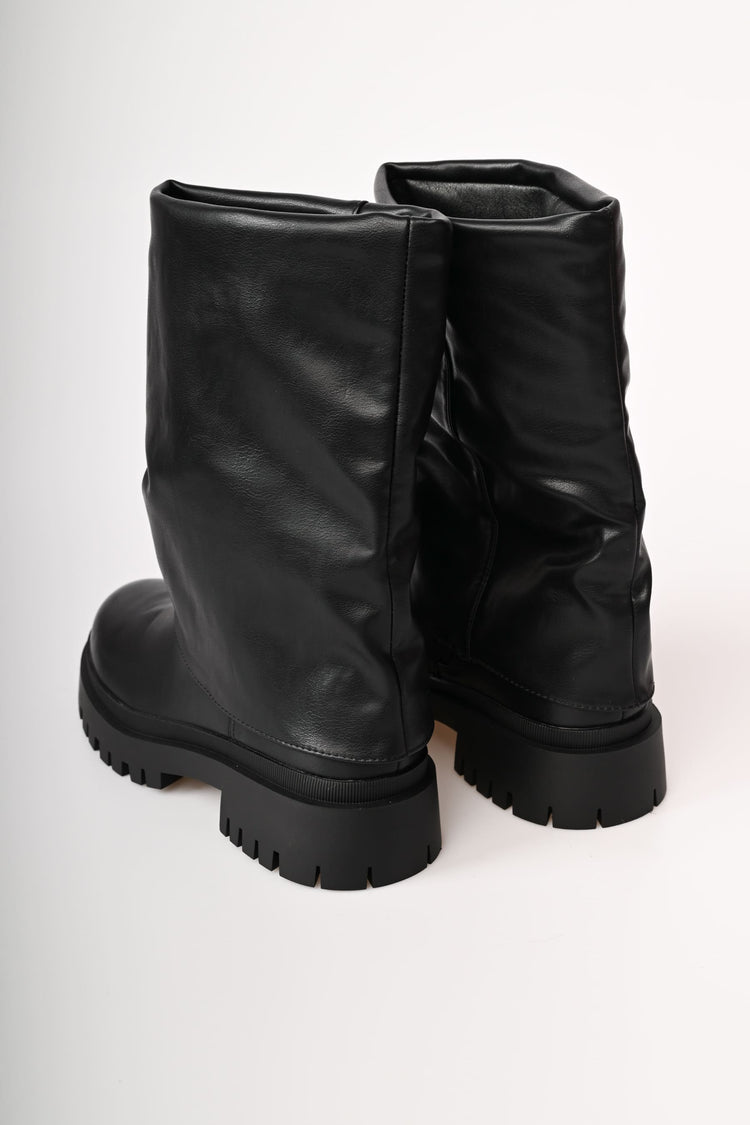 Stivaletti con maxi risvolto