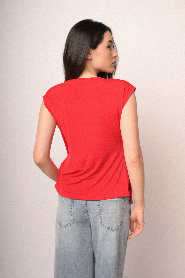 Top a portafoglio con laccetti rosso corallo