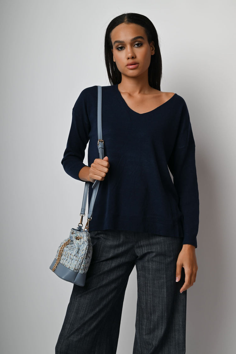 Pull con ampio scollo a V