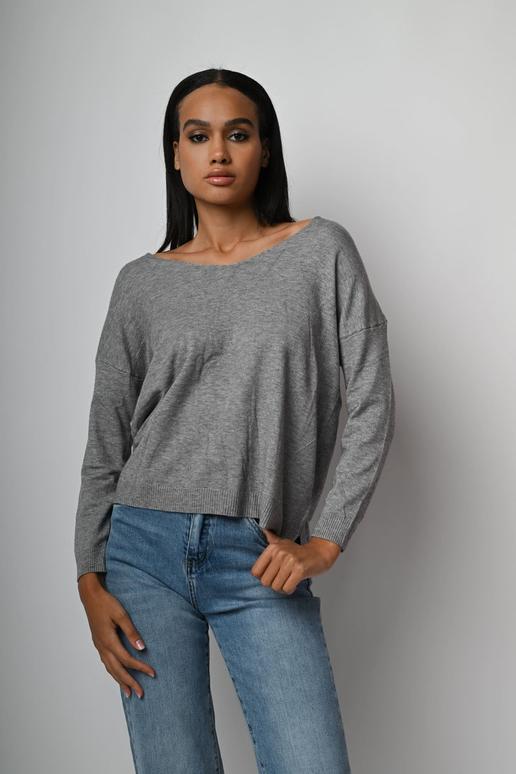 Pull con ampio scollo a V