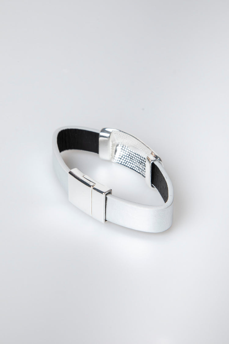 Bracciale in similpelle con decorazione