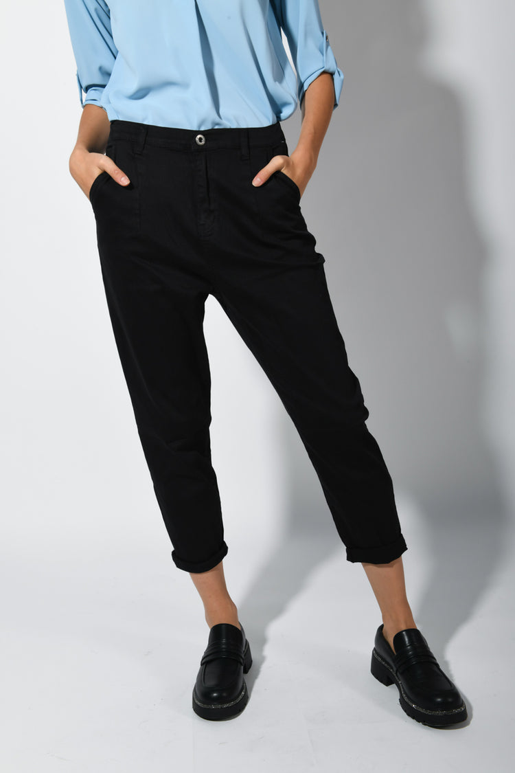 Pantaloni crop in cotone stretch