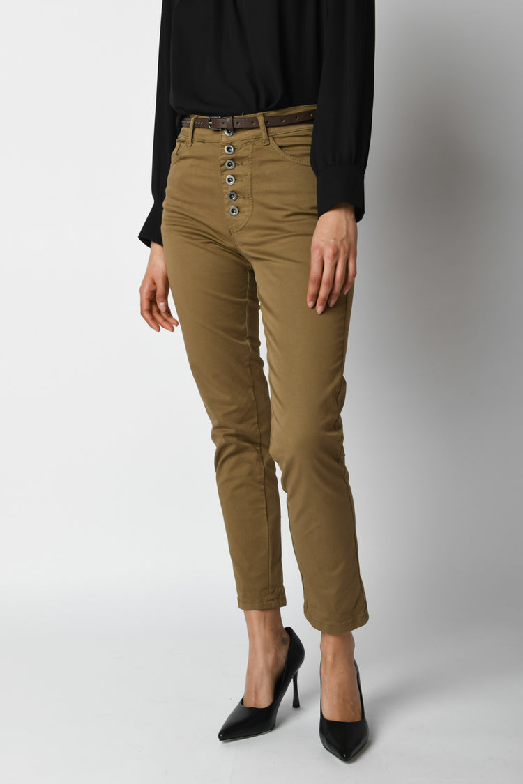 Pantaloni con cintura e bottoni