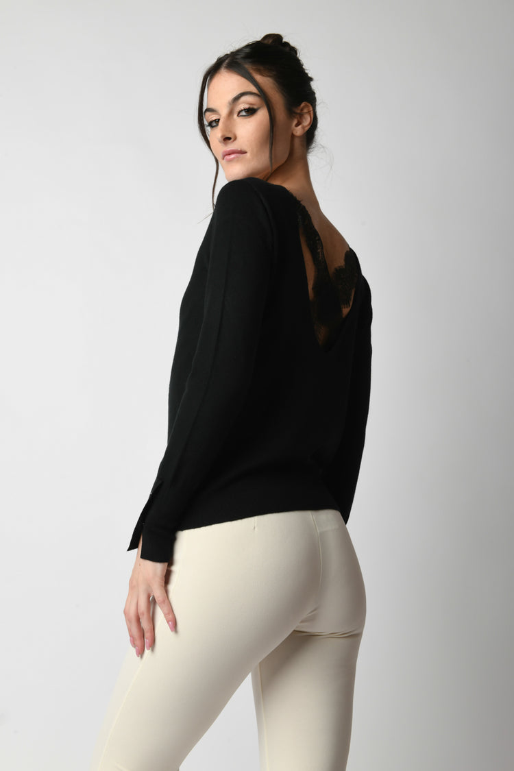 Pull con pizzo sul retro